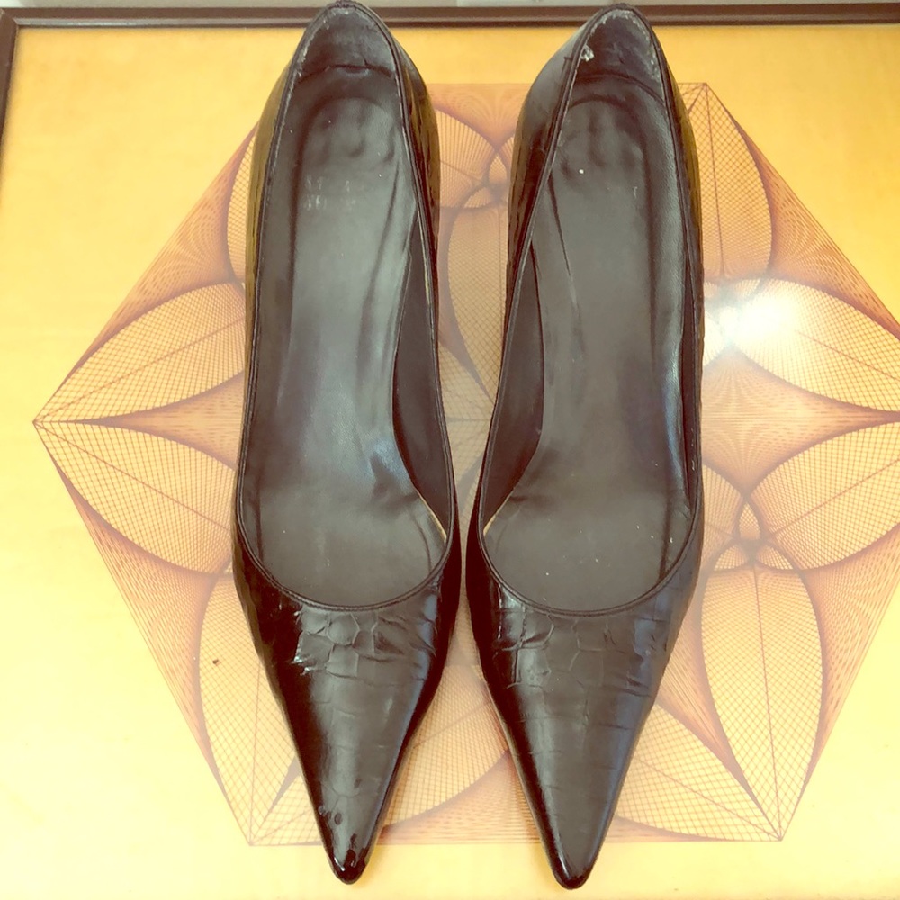 STUART WEITZMAN Black alligator kitten heels pumps
